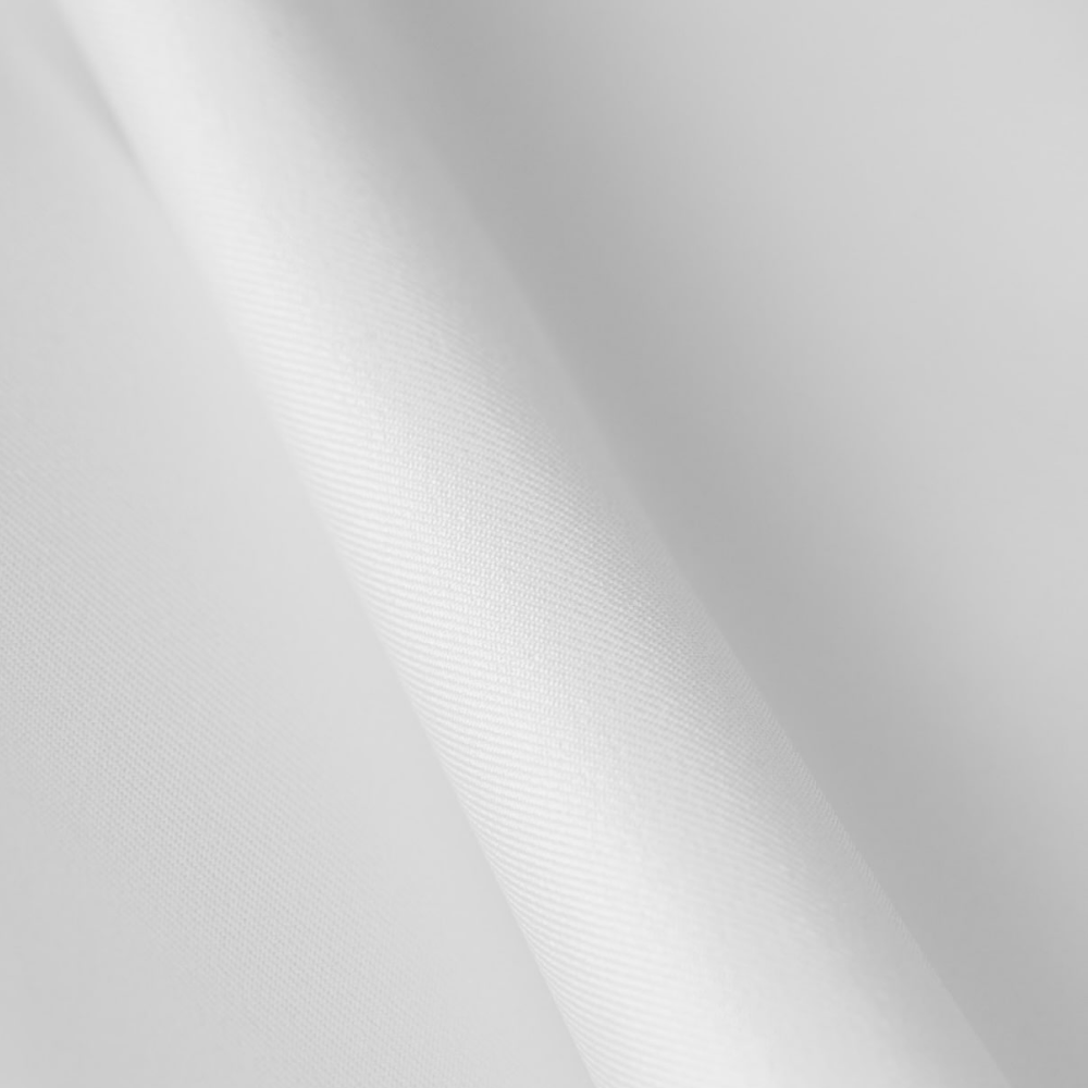 أبيض كريمي (أوف وايت)